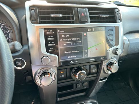 Used 2022 Toyota 4Runner SR5 Premium image 16