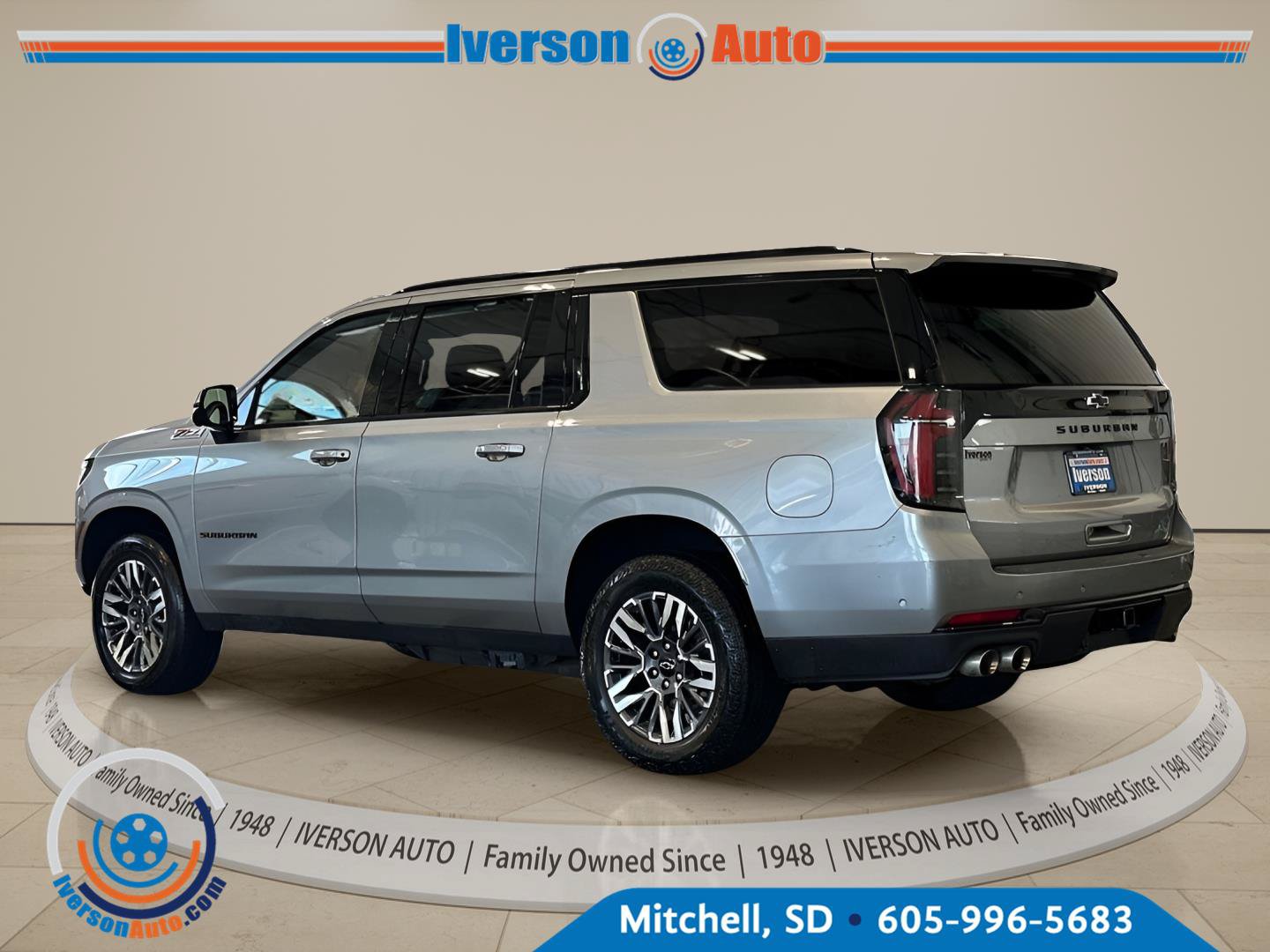 Used 2025 Chevrolet Suburban Z71 AWD/4WD image 7