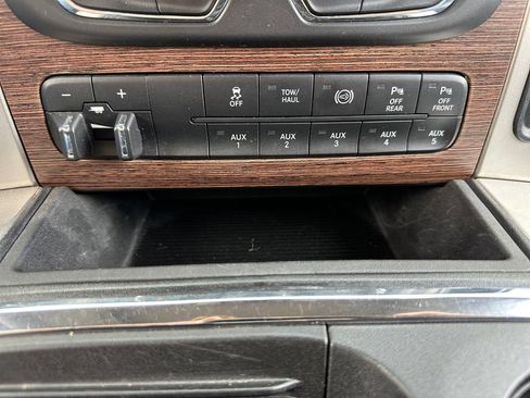 Used 2018 RAM 2500 Laramie w/ Snow Chief Group AWD/4WD image 43