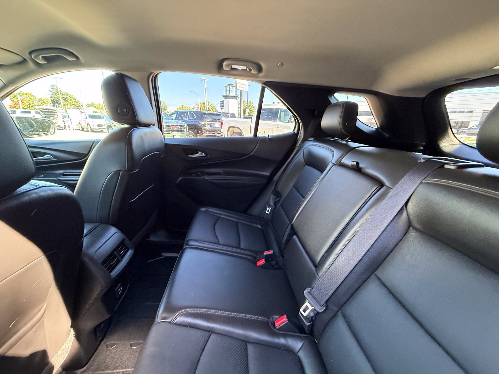 Used 2019 Chevrolet Equinox Premier w/ LPO, Floor Liner Package FWD image 5
