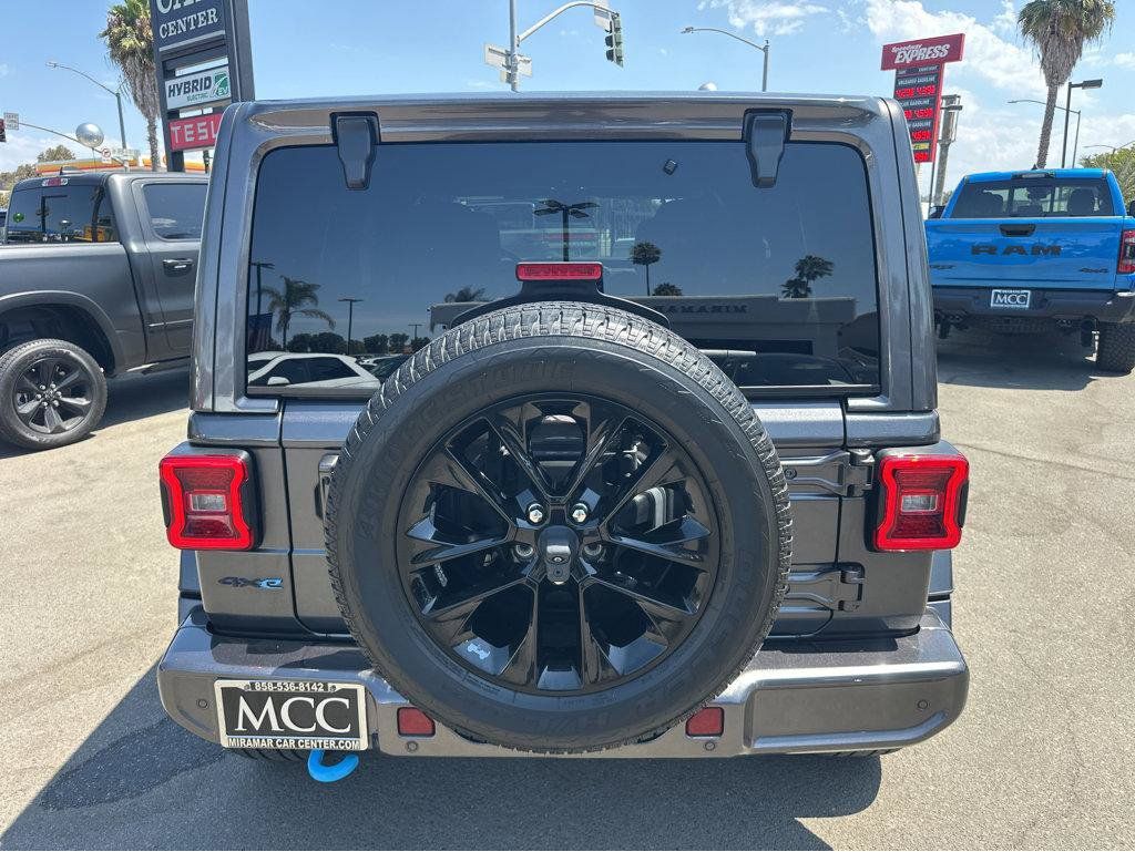 Used 2021 Jeep Wrangler Unlimited Sahara AWD/4WD image 12