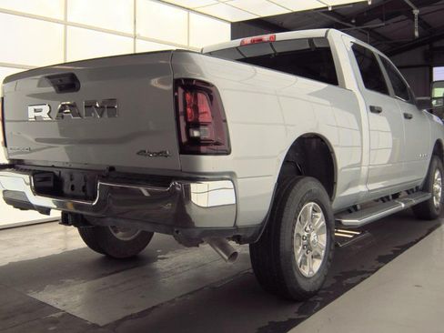 Used 2026 RAM 2500 Big Horn AWD/4WD image 4