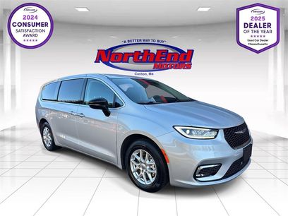 Used 2024 Chrysler Pacifica Touring-L