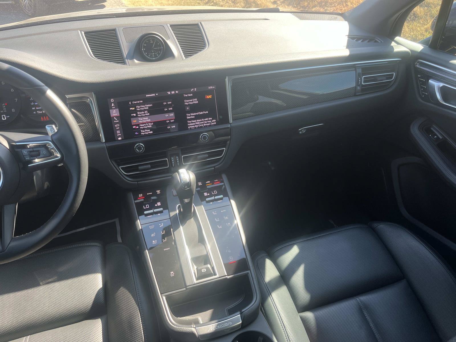 Used 2024 Porsche Macan AWD/4WD image 15