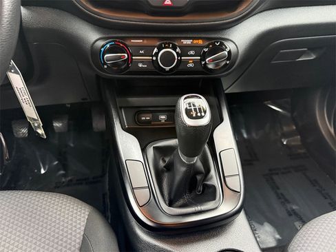 Certified 2021 Kia Soul LX image 13