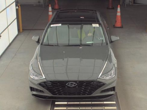 Used 2023 Hyundai Sonata Limited FWD image 2