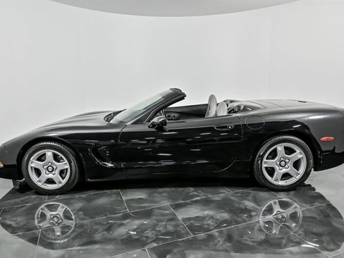 Used 1998 Chevrolet Corvette Convertible image 7
