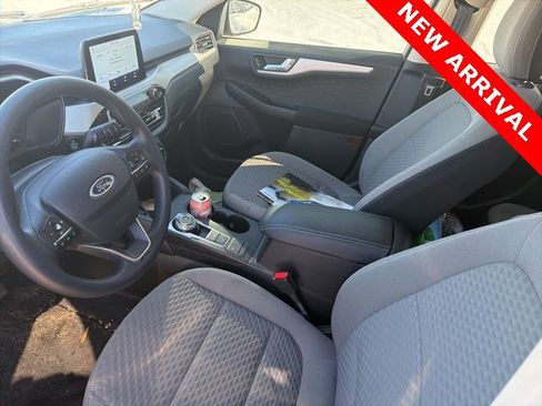 Used 2020 Ford Escape SE image 9