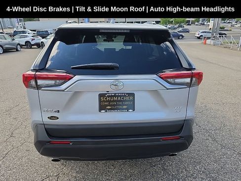 Used 2022 Toyota RAV4 XLE w/ Convenience Package AWD/4WD image 4