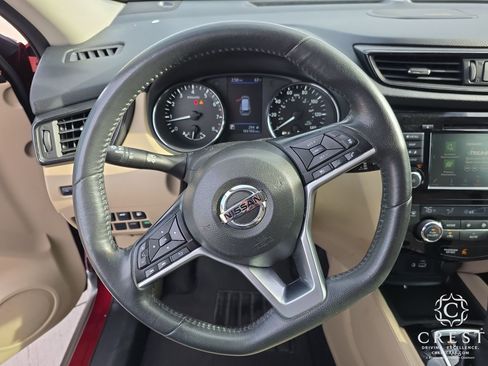 Used 2018 Nissan Rogue SL w/ Premium Package image 14