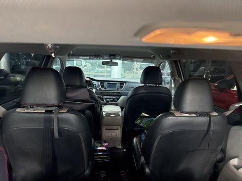 Used 2019 Kia Sedona EX image 6