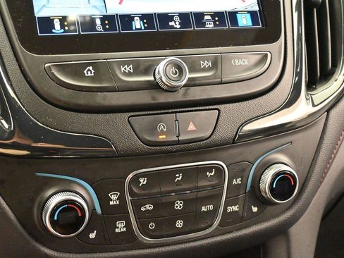 Used 2022 Chevrolet Equinox RS w/ Infotainment Package AWD/4WD image 22