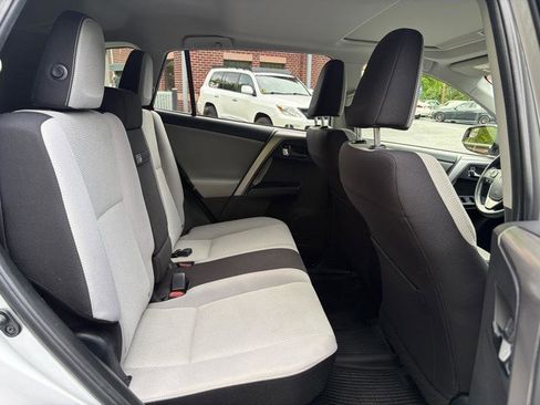 Used 2016 Toyota RAV4 XLE AWD/4WD image 37
