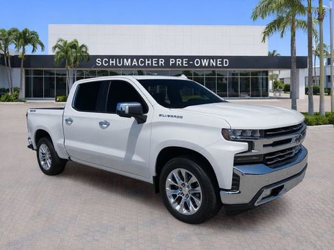Used 2020 Chevrolet Silverado 1500 LTZ w/ LTZ Premium Package AWD/4WD image 31