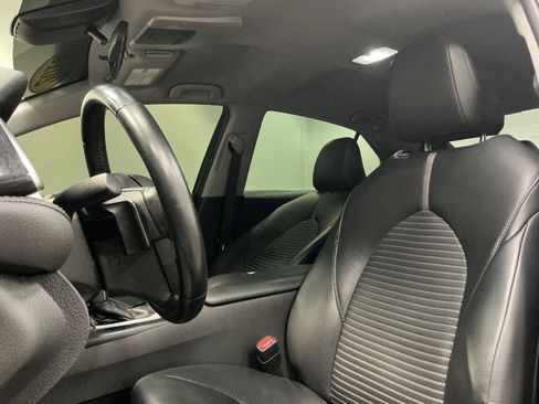 Used 2018 Toyota Camry SE w/ Protection Package (Q1) image 10