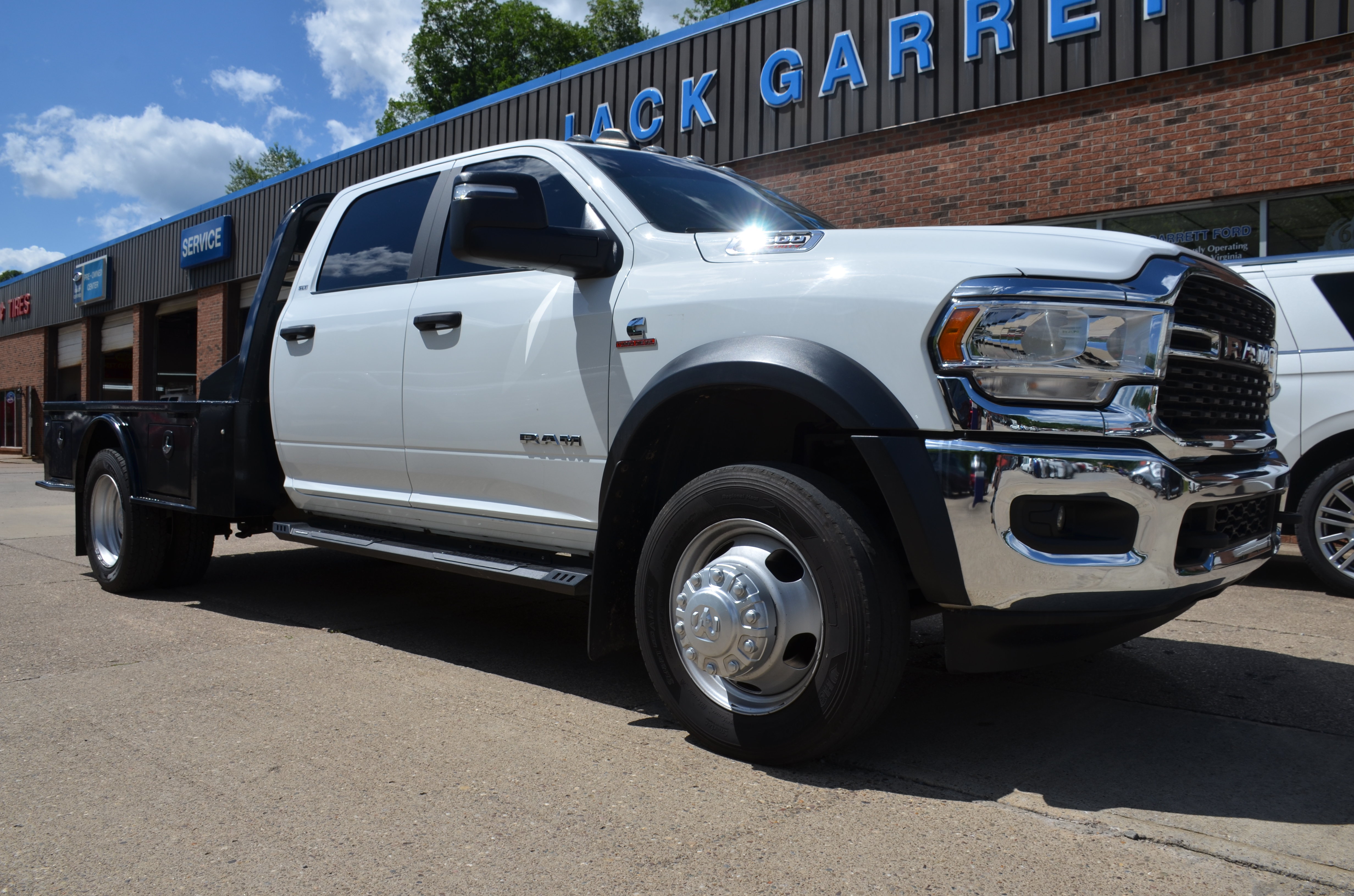 Used 2024 RAM 4500 SLT w/ Quick Order Package 2YG SLT AWD/4WD image 1