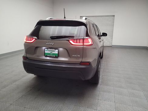 Used 2019 Jeep Cherokee Latitude w/ Popular Appearance Group image 7