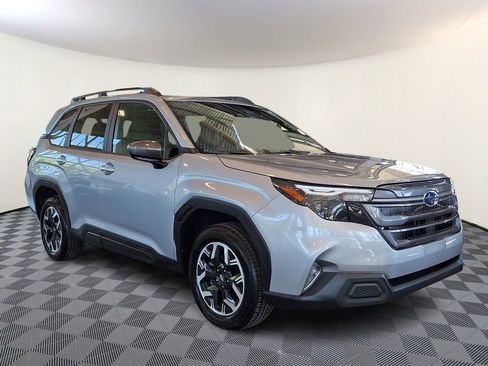 Certified 2025 Subaru Forester Premium AWD/4WD image 1