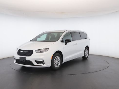 New 2026 Chrysler Pacifica Select image 39