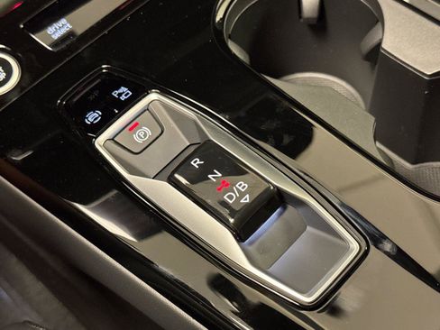 New 2025 Audi Q6 e-tron Premium Plus image 21