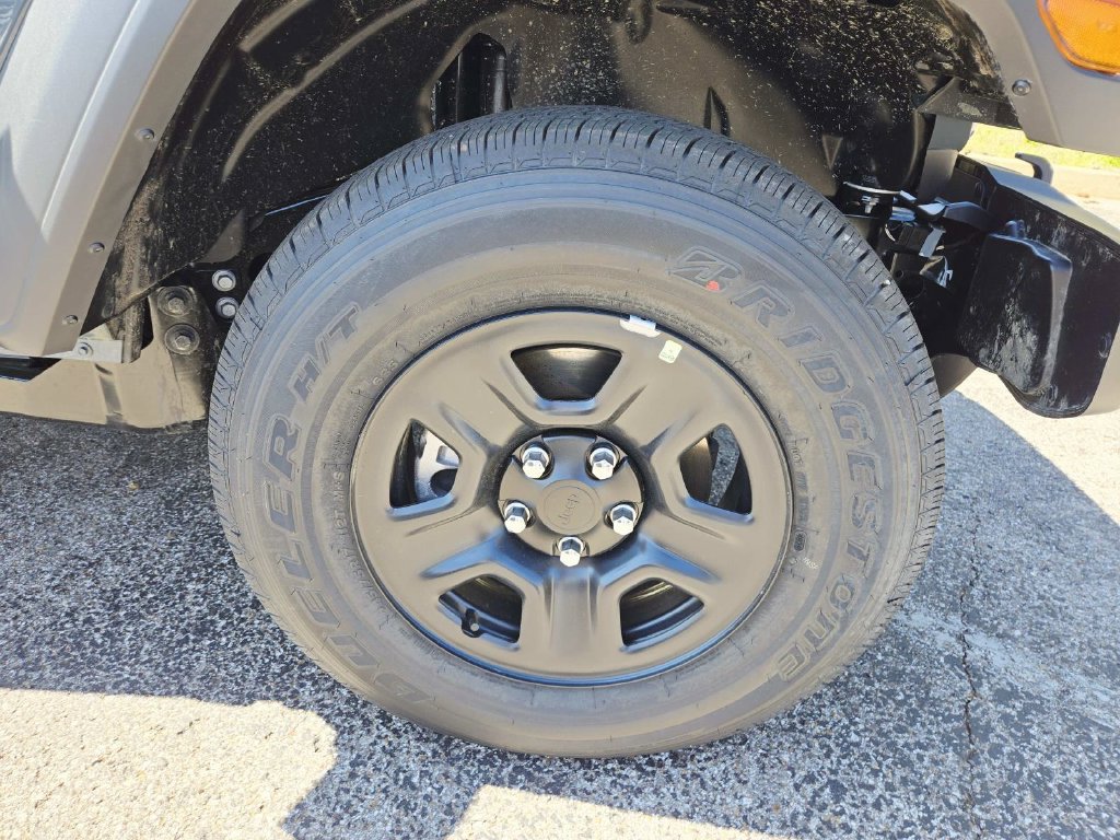 New 2026 Jeep Gladiator Sport AWD/4WD image 10
