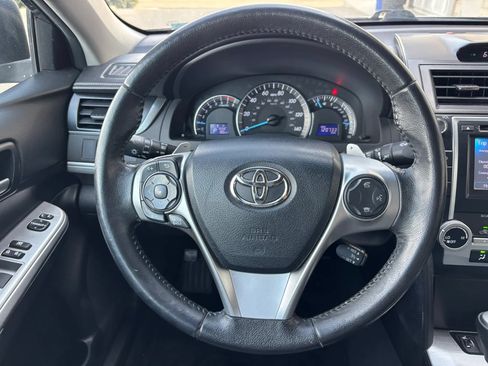 Used 2012 Toyota Camry SE w/ Leather Pkg FWD image 18