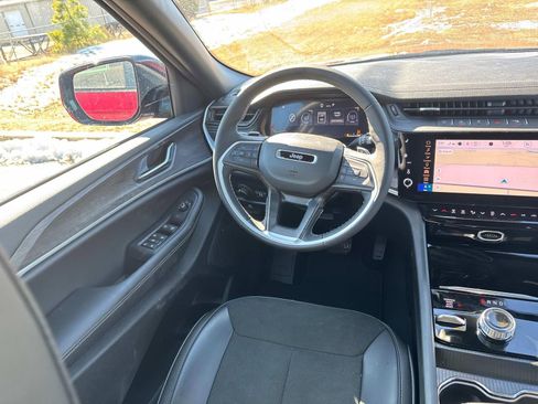 New 2026 Jeep Grand Cherokee Altitude AWD/4WD image 18