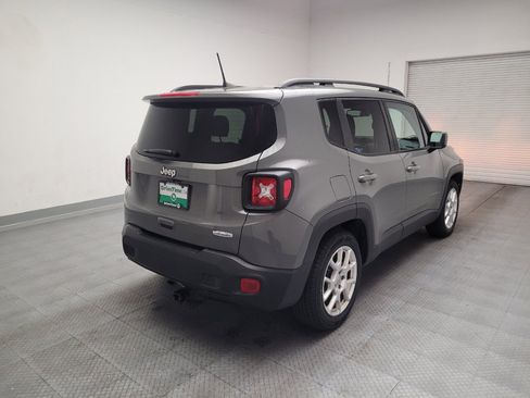 Used 2020 Jeep Renegade Latitude w/ Popular Equipment Group FWD image 9