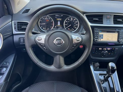 Used 2018 Nissan Sentra SR w/ Technology Package FWD image 16
