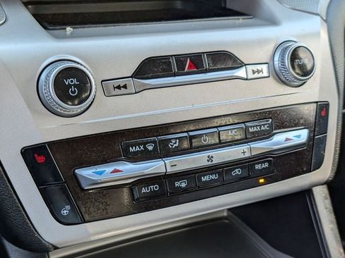 Used 2022 Ford Explorer XLT w/ Equipment Group 202A image 16