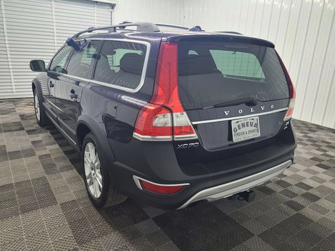 Used 2016 Volvo XC70 T5 Premier w/ Proximity Package AWD/4WD image 10