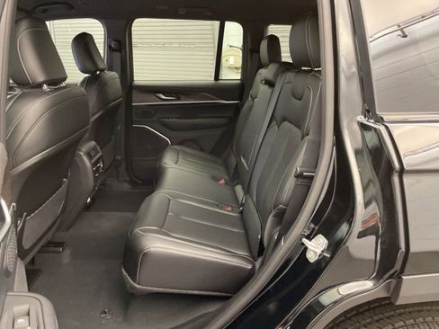 New 2026 Jeep Grand Cherokee Limited image 18