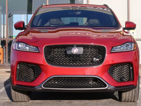 Used 2020 Jaguar F-PACE SVR image 2