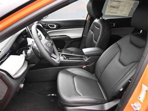 New 2026 Jeep Compass Limited w/ Mopar Graphics Package image 13