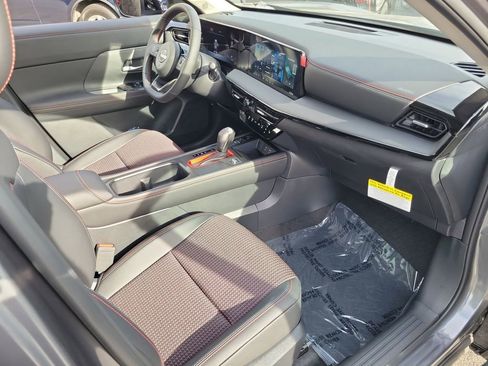 New 2026 Nissan Kicks SR w/ SR Premium Package FWD image 11