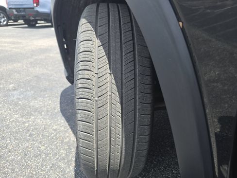 Certified 2025 Honda HR-V LX image 26