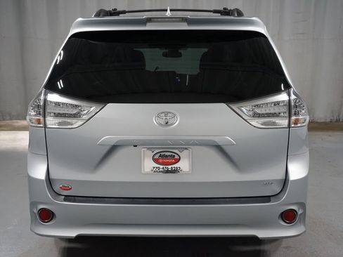 Certified 2020 Toyota Sienna SE FWD image 7