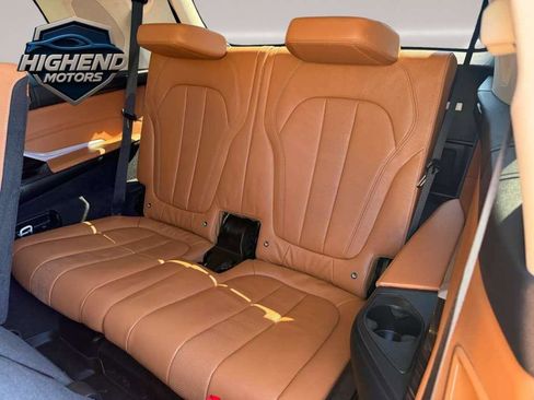 Used 2021 BMW X7 xDrive40i w/ Premium Package image 19