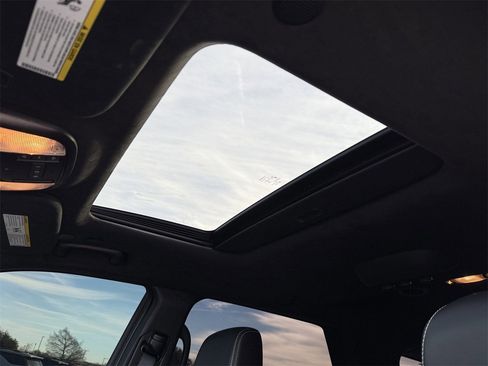 Used 2024 Dodge Durango SRT image 25