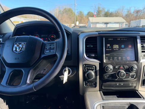 Used 2016 RAM 1500 Big Horn image 31