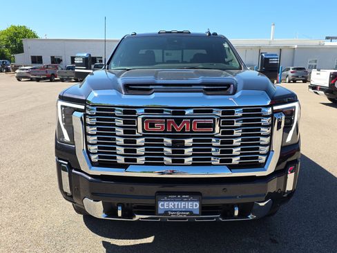 Certified 2025 GMC Sierra 2500 Denali AWD/4WD image 3