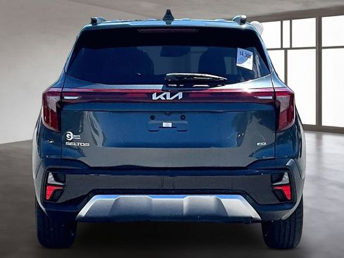 Used 2024 Kia Seltos EX AWD/4WD image 5