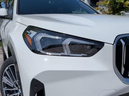 New 2026 BMW X1 xDrive28i w/ Convenience Package AWD/4WD image 3
