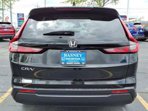 Certified 2025 Honda CR-V EX image 9
