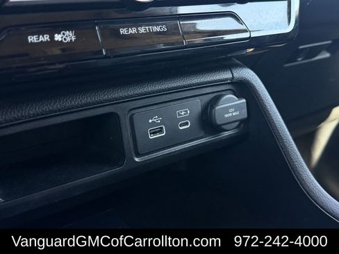 Used 2025 Honda Pilot Touring image 21