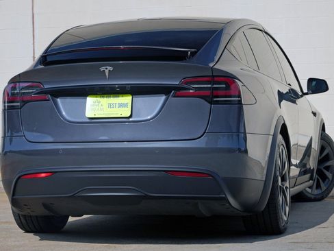 Used 2023 Tesla Model X AWD/4WD image 5
