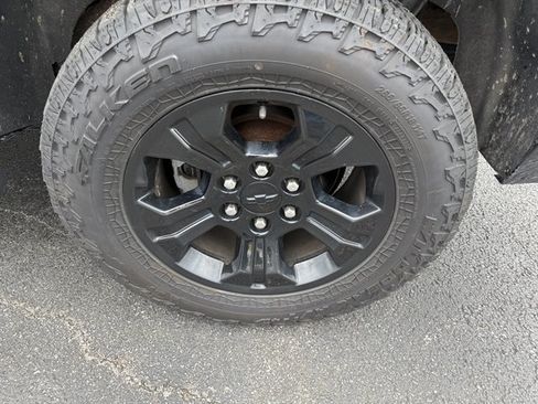Used 2019 Chevrolet Tahoe LS w/ Enhanced Driver Alert Package AWD/4WD image 30