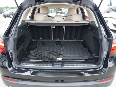 Used 2018 Mercedes-Benz GLC 300 image 36