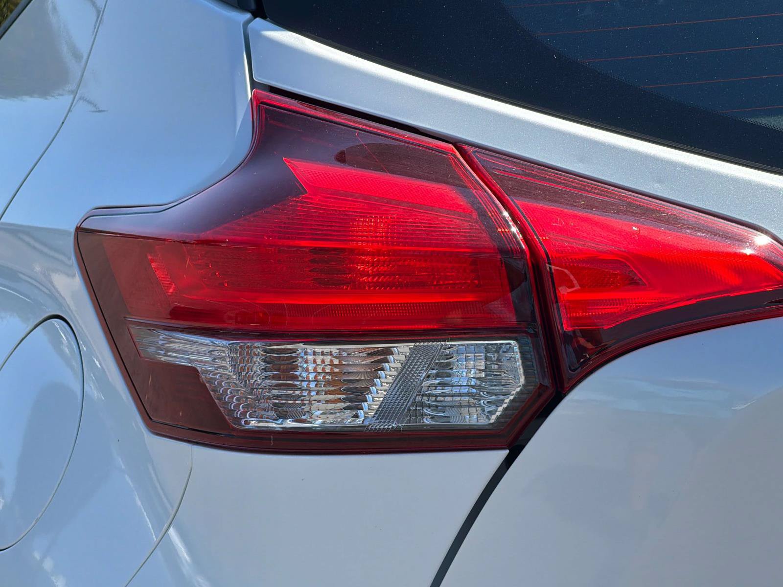Used 2019 Nissan Kicks S FWD image 13