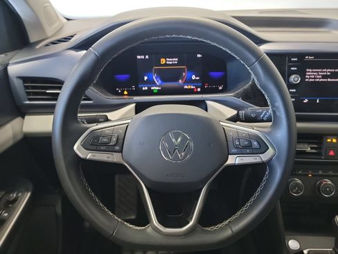 Used 2022 Volkswagen Taos SE FWD image 17